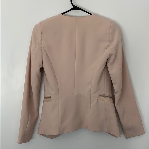 Light Pink H&M Blazer, Size 2 - Picture 2 of 3